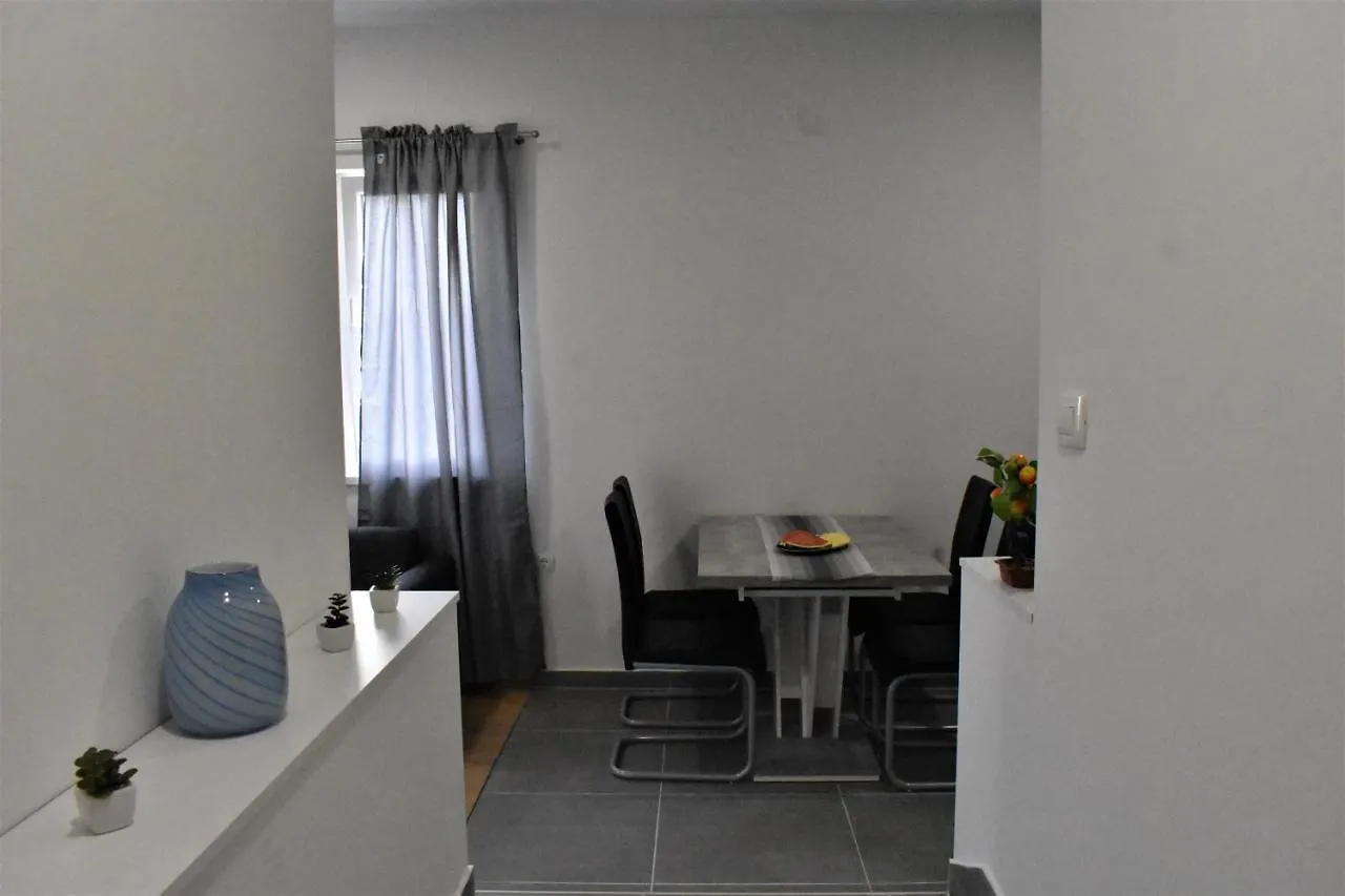 Apartmani Skorpion Kastela 0*,  Croatia