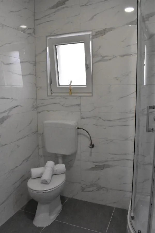 Apartmani Skorpion Kastela 0*,