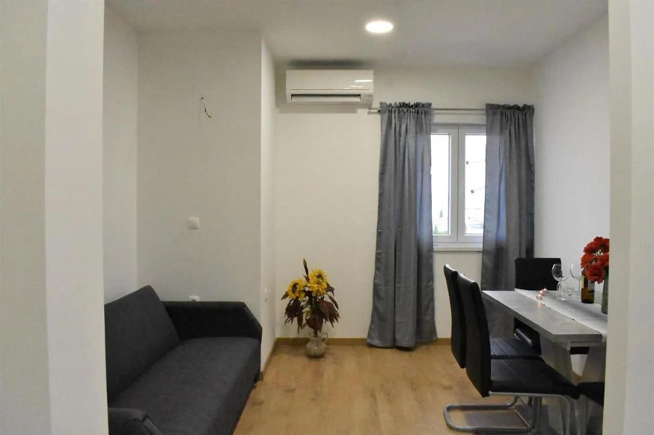 Apartmani Skorpion Kastela
