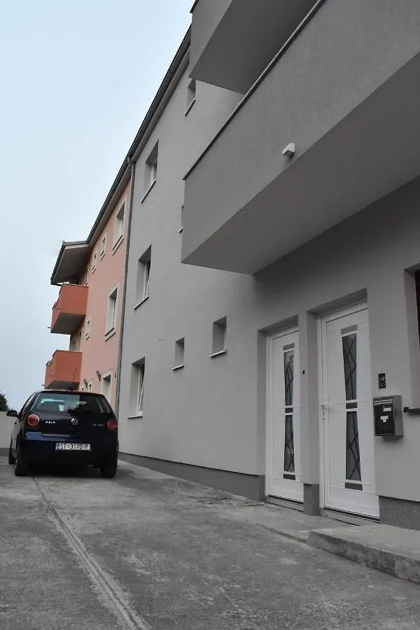 Guest house Apartmani Skorpion Kastela