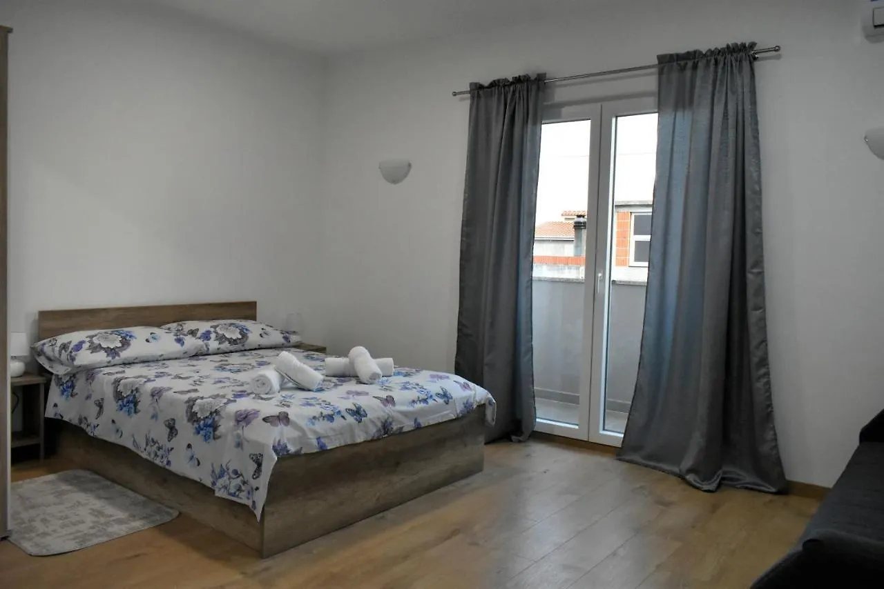 Apartmani Skorpion Kastela 0*,  Croatia