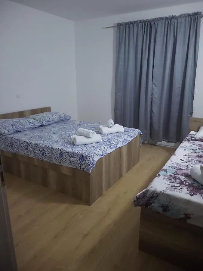 Apartmani Skorpion Kastela 0*,